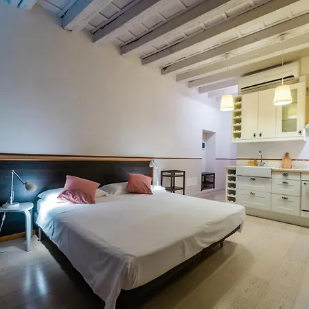 Art Street Studio Apartment